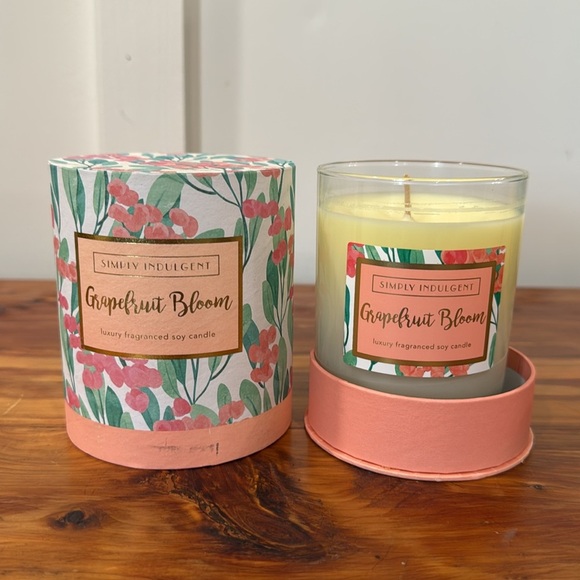 NEW Simply Indulgent Soy Jar Candle in Grapefruit Bloom w/ Decorative Box - Picture 1 of 5